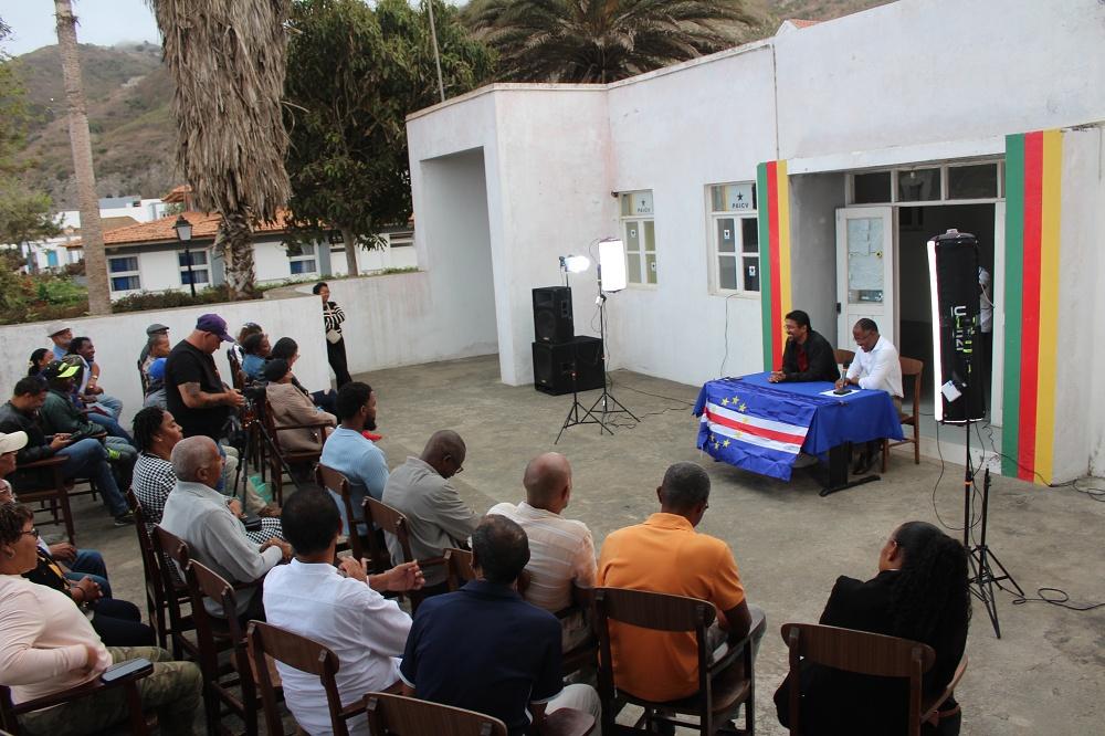 Brava: Francisco Carvalho garante resolver problema dos transportes