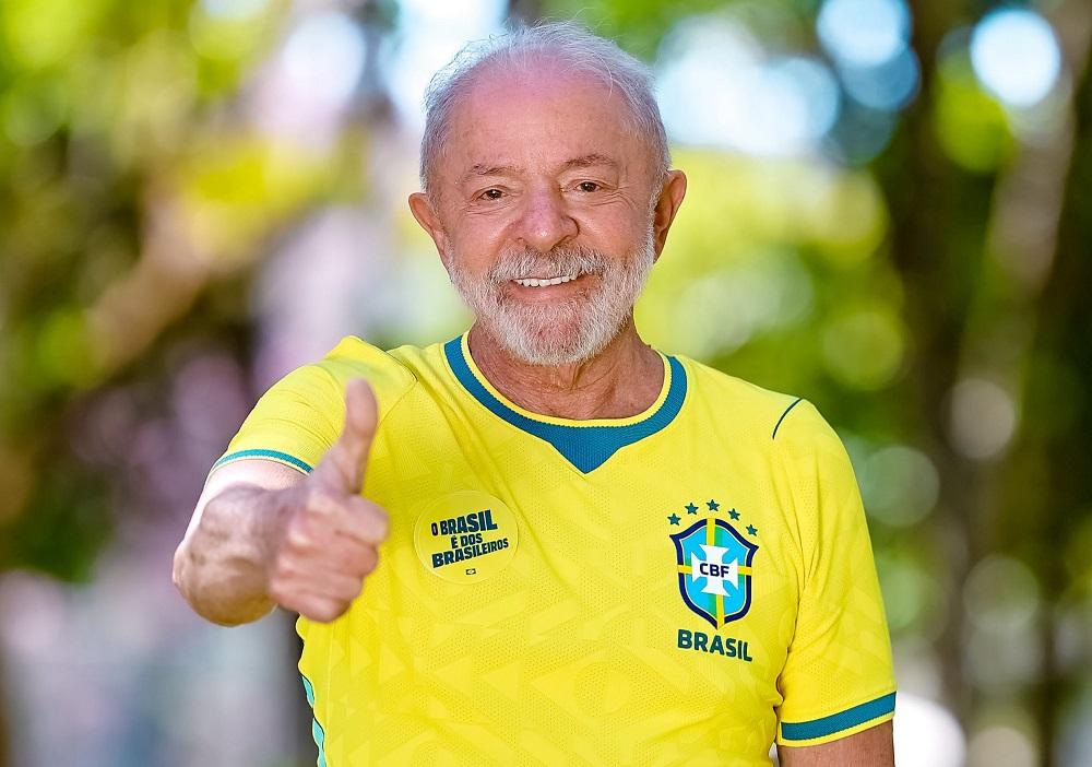 Brasil: Políticos do centro e da direita assinam manifesto de apoio a Lula