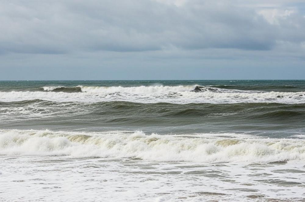 Mau estado do mar altera ligações com a ilha do Maio