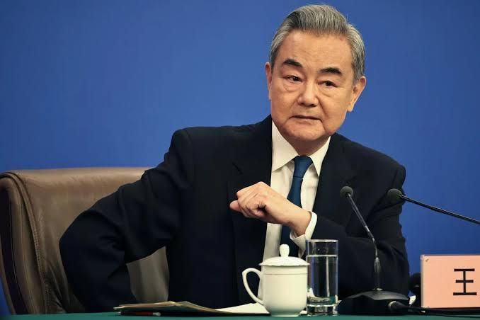 China pede manutenção das conversações de paz entre EUA e Irão