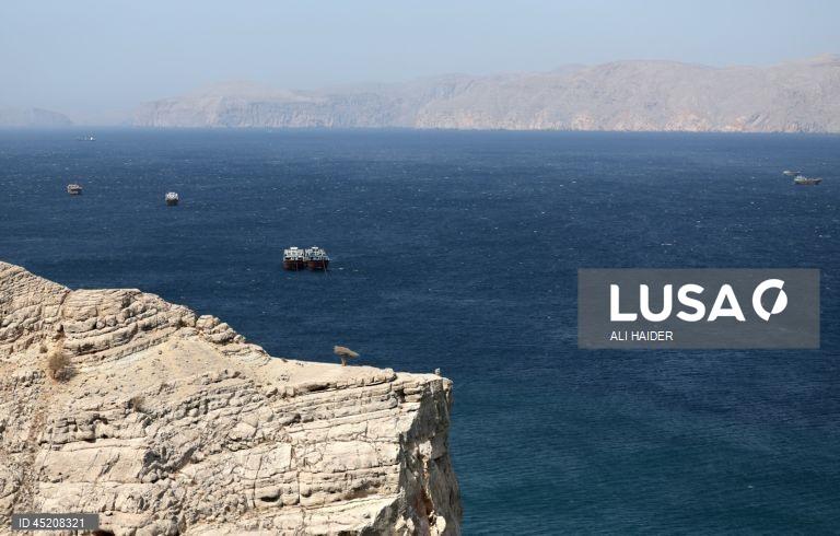 Irão reabre totamente estreito de Ormuz