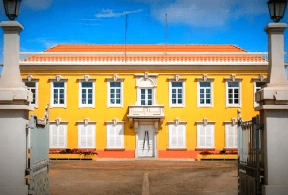 Dez na corrida ao Palácio do Platô