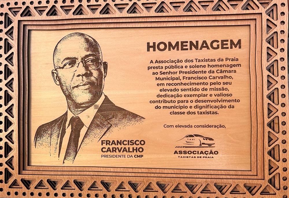 Taxistas da cidade da Praia homenageiam Francisco Carvalho
