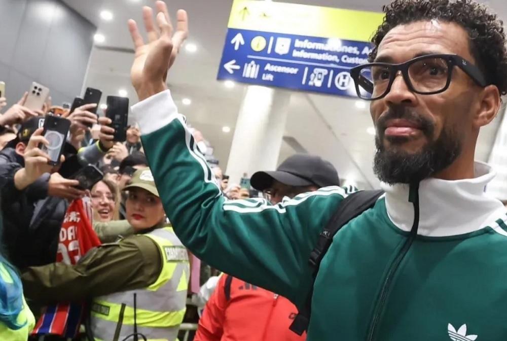 Multidão em festa recebe Vozinha no Chile