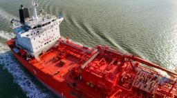 Petroleiro alvo de um ataque perto do Estreito de Ormuz