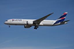 Governo anuncia início do transporte aéreo de carga do Brasil para Cabo Verde pela LATAM Cargo