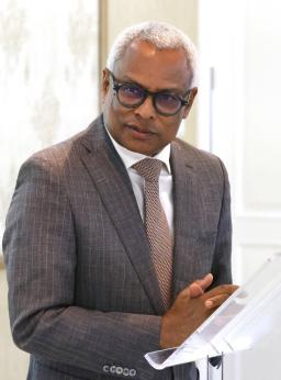 PR participa em reunião internacional em defesa da democracia