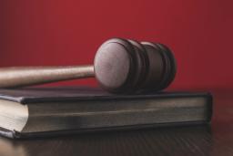 EUA autorizam Venezuela a pagar defesa de Maduro