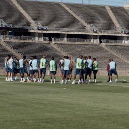 Tubarões Azuis treinam nos EUA antes do jogo com as Bermudas