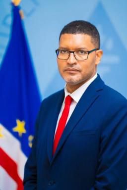 Novo Ministro das Infraestruturas Promete Obras para o Povo