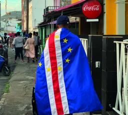 Quando o futebol veste um país: orgulho em vestir Cabo Verde faz disparar as vendas
