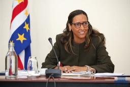 “Parlamento deve assumir um papel cada vez mais ativo no reforço da democracia cabo-verdiana” - Janira Hopffer Almada