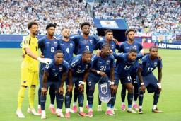 Aos Cabo-Verdianos – no Arquipélago e no Mundo
