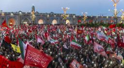 'Ayatollah' Ali Khamenei sepultado na cidade natal no Irão