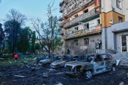 Kyiv sofre um dos maiores ataques russos esta noite; pelo menos 1 morto