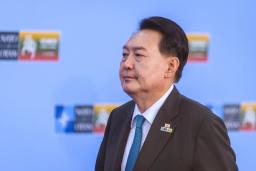 Ex-presidente sul-coreano condenado a mais 18 meses de prisão