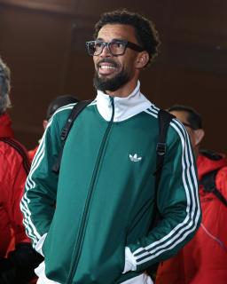 Vozinha chega ao Chile para reforçar o Colo Colo