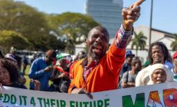 África do Sul pede união regional em cimeira após marcha anti-imigração