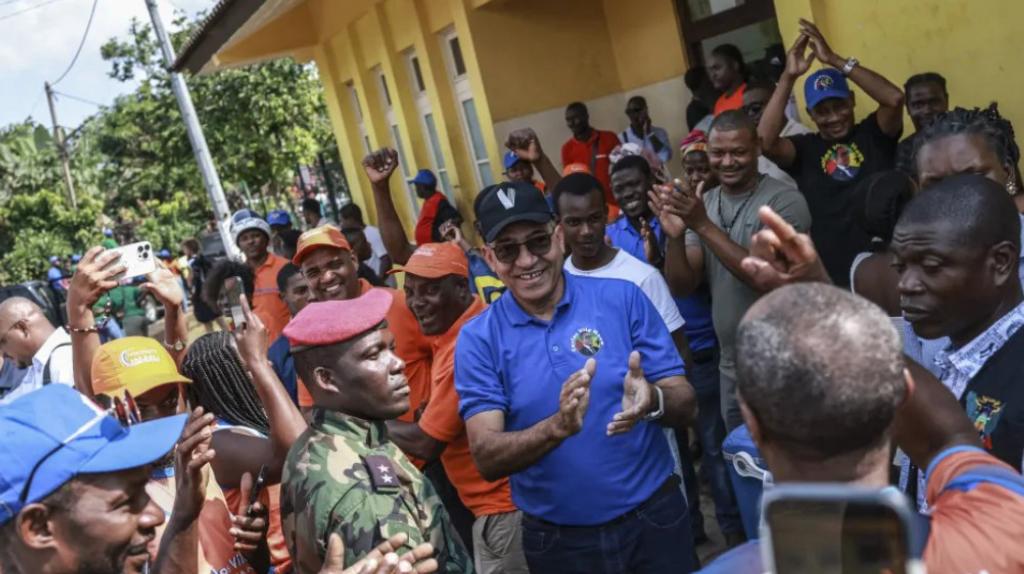 Mundo/
Carlos Vila Nova toma hoje posse como Presidente de São Tomé e Príncipe