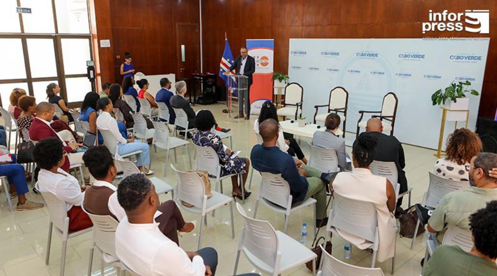 País/
Ministro da Saúde anuncia aposta em novas fontes de financiamento e digitalização para reduzir desperdícios