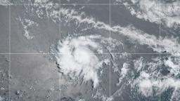 Tempestade Gonzalo ganha força e aproxima-se de Cabo Verde com ventos de 85 km/h