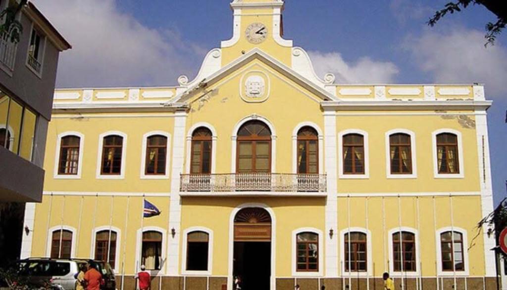País/
Câmara Municipal de São Vicente vai remover viaturas abandonadas há mais de 60 dias na via pública