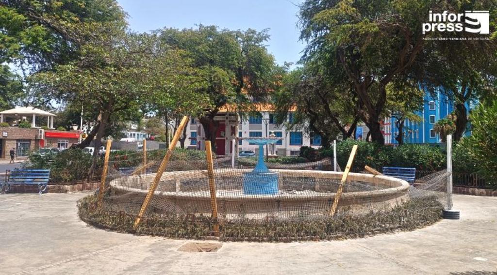 Cultura/
São Vicente: Embargo das obras na Praça Nova resulta de exigência legal e falta de pedido de parecer - IPC