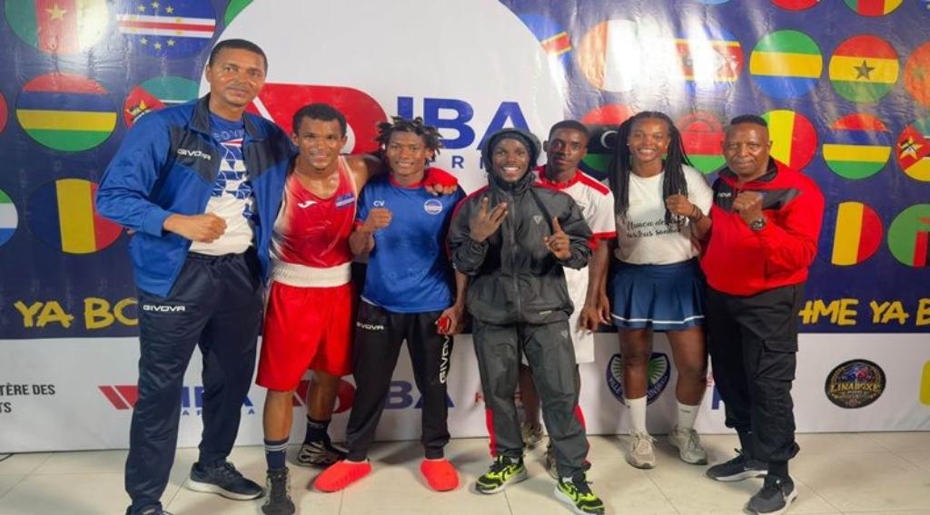 Desporto/
Boxe: David Pina e Hernany Gomes apuram-se para as meias-finais do Campeonato Africano