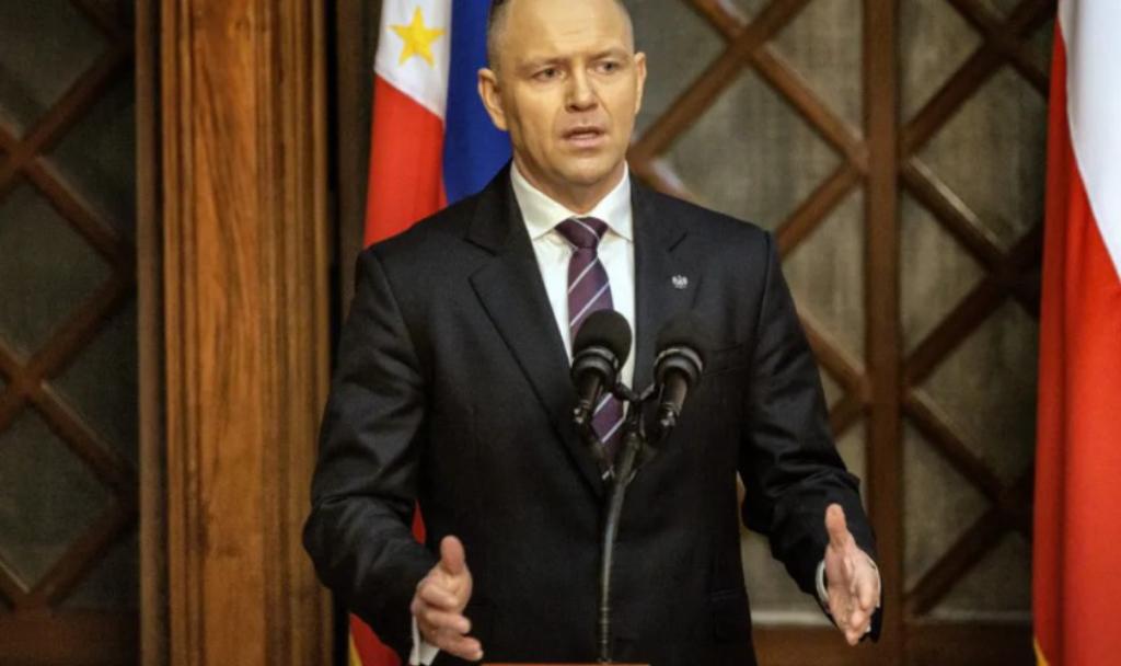 Mundo/
Presidente polaco ordena polícia levantar bloqueio do Constitucional