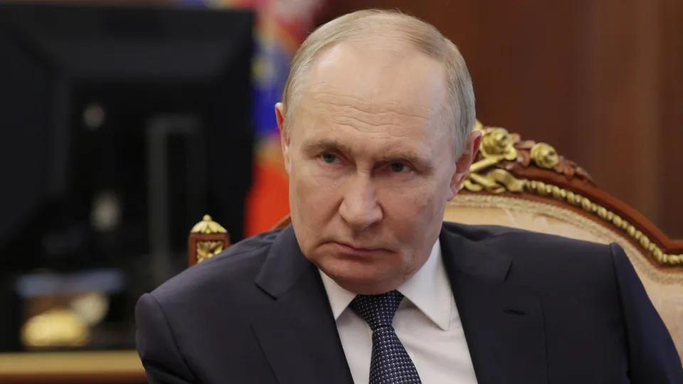Putin promete vencer guerra em campanha para eleições russas