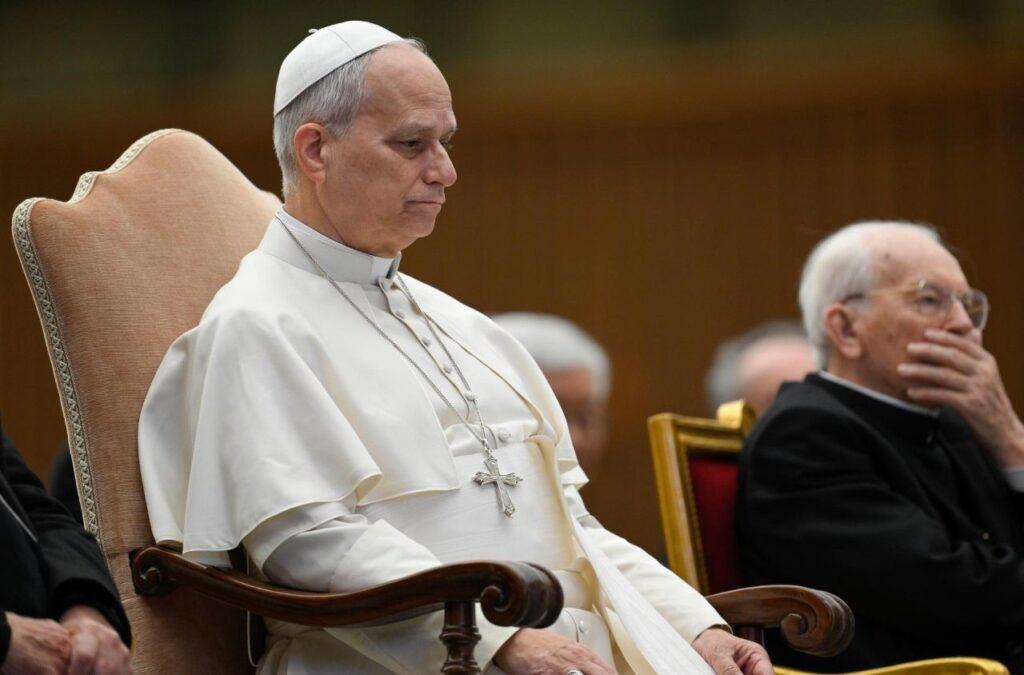 Papa Leão XIV convida fiéis a rezar pelos sacerdotes em crise