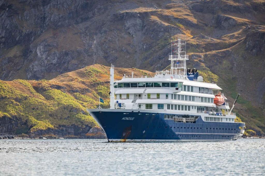 Cabo Verde impede atracação de navio com surto de hantavírus
