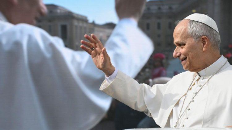 Papa Encoraja Jovens do Iraque a Serem Luz de Cristo