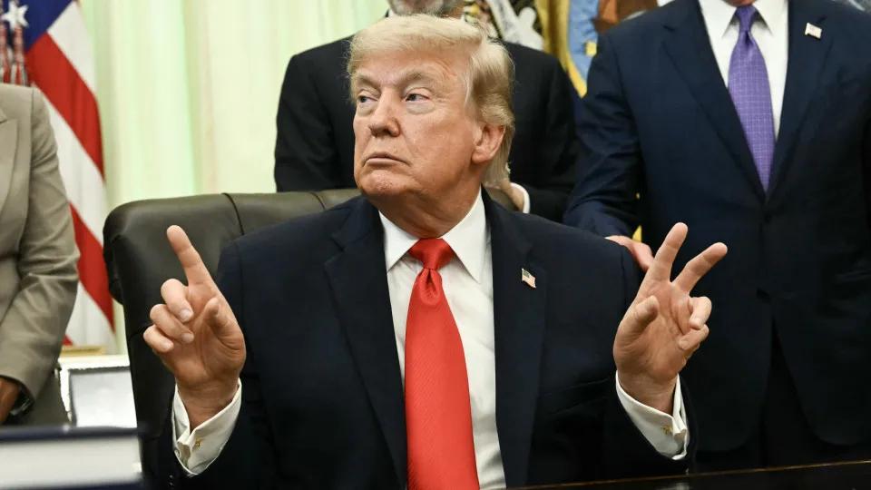 Trump vê “boas hipóteses” em negociações com Irão. “Veremos”