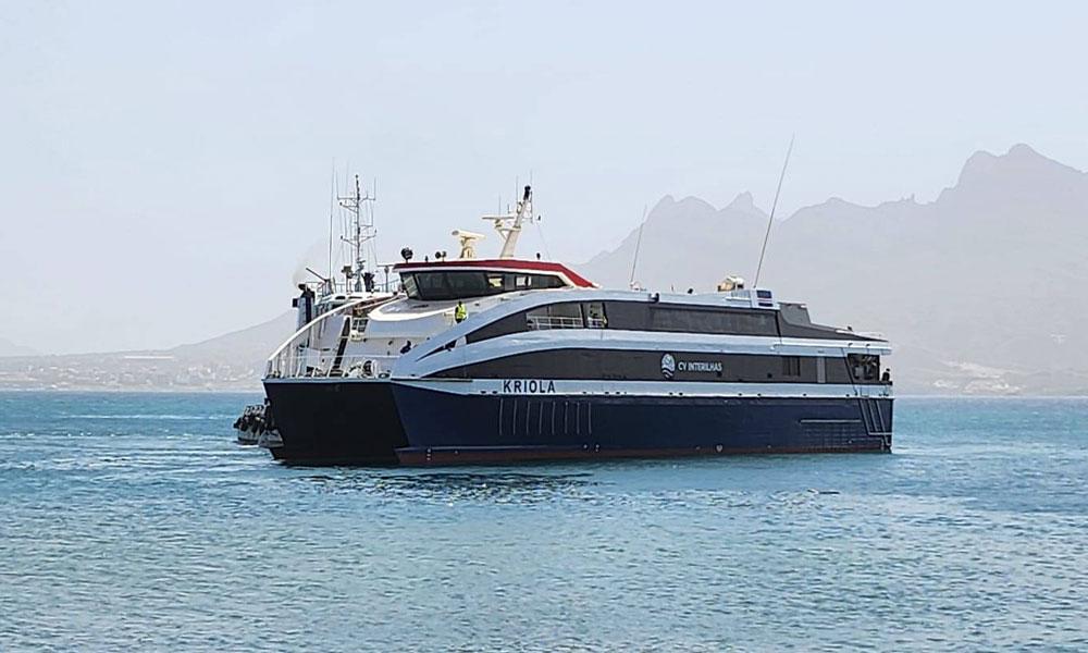 Viagens marítimas suspensas devido à intensificação do vento e agravamento do estado do mar