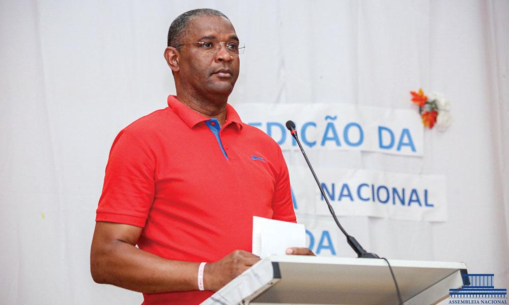 Participação em actos públicos em período de campanha: Austelino Correia viola Código Eleitoral de forma grosseira