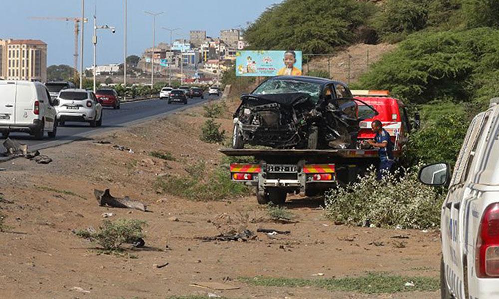 Casal Ferido em Acidente de Viação na Praia
