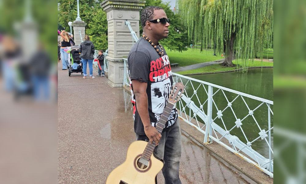 Adi d Son, “Se a música é o alimento do amor, toque e cante”