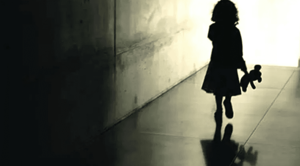 Homem indiciado por crimes de abuso sexual contra menor de 7 anos fica em prisão preventiva em Santa Catarina