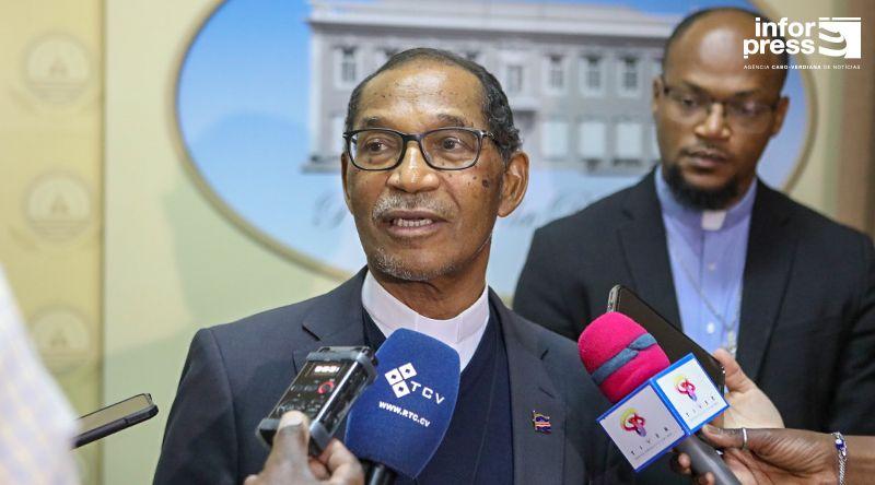 Bispo cessante de Santiago faz balanço “francamente positivo” do seu ministério