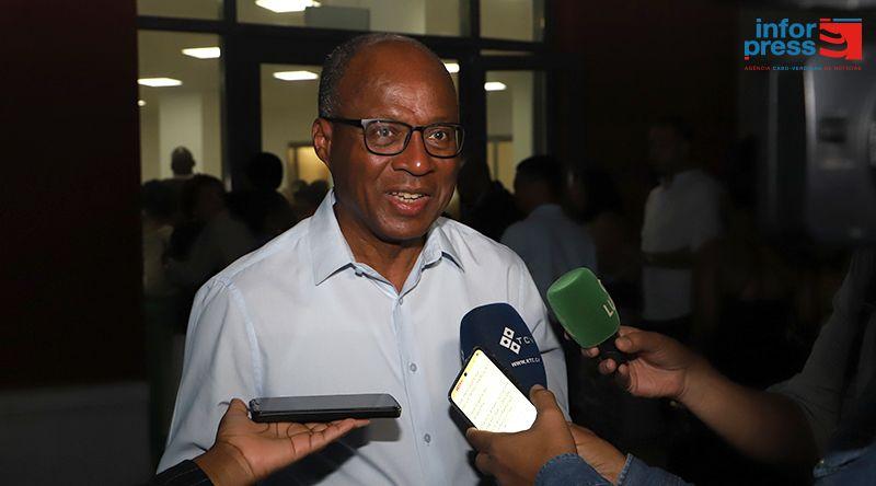Legislativas 2026: Candidato do MpD a primeiro-ministro garante reforço da ligação entre as ilhas com mais dois navios