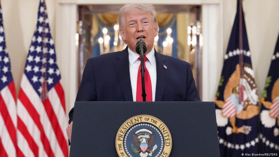 Trump diz que EUA vão atacar Irão com “muita força” nas próximas duas semanas