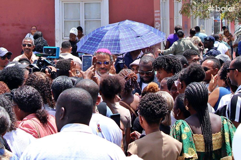 Tomada de posse do novo bispo de Santiago transferida para Estádio Nacional