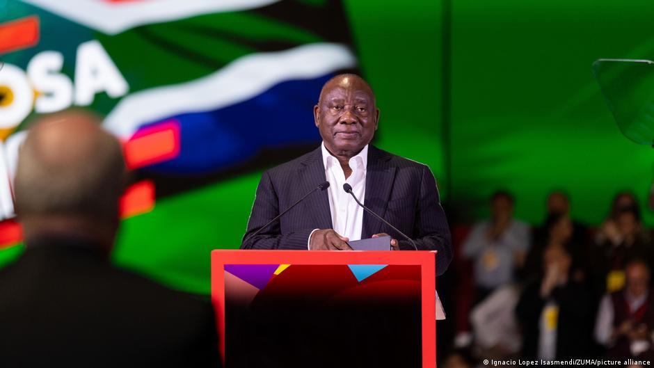 África do Sul: Presidente Ramaphosa conseguirá evitar novo impeachment?
