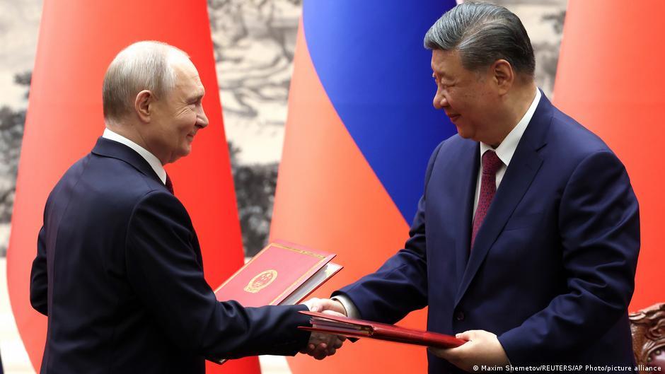 Putin reforça laços com Xi em visita estratégica a Pequim