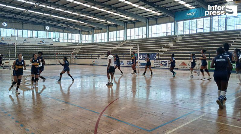 Seleccionador destaca renovação da selecção feminina de voleibol rumo ao apuramento para os Jogos Africanos