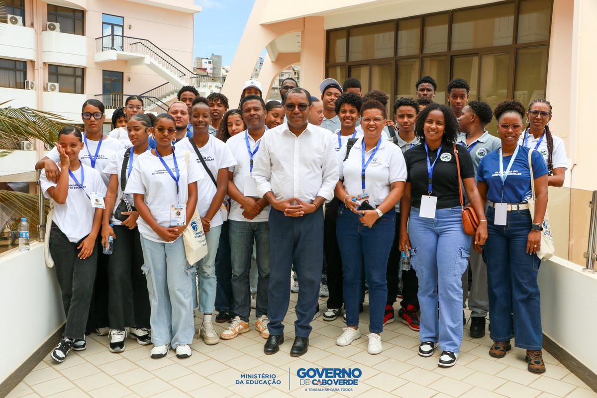 ODE 2026: Ministro da Educação recebe visita de alunos das caravanas de Santo Antão e São Vicente