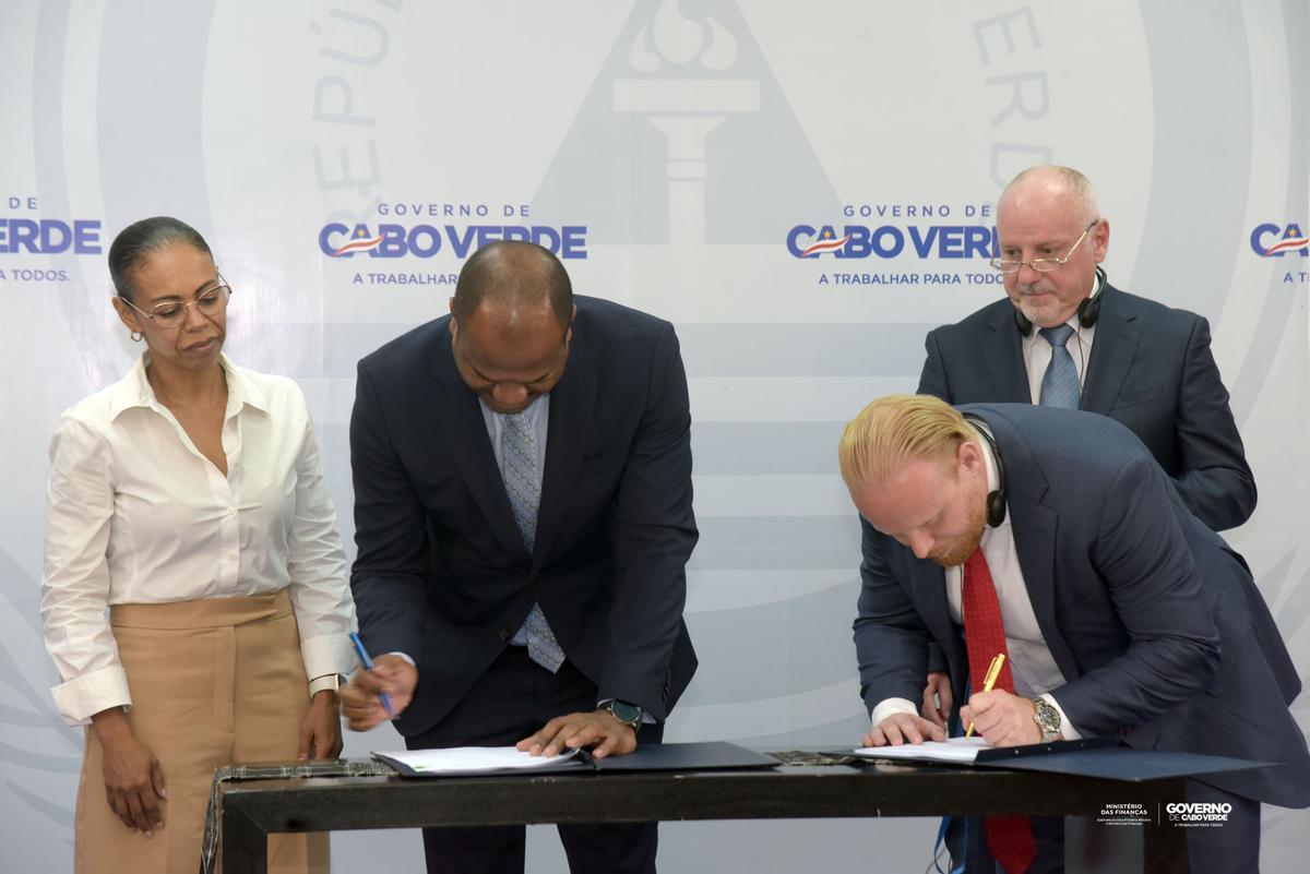 Governo formaliza privatização da Cabo Verde Handling com a Swissport