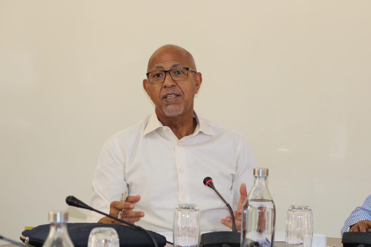 Propostas de Lei que procedem à II alteração à Lei de Precários e ao EAPS aprovados em sede de 1ª Comissão Especializada