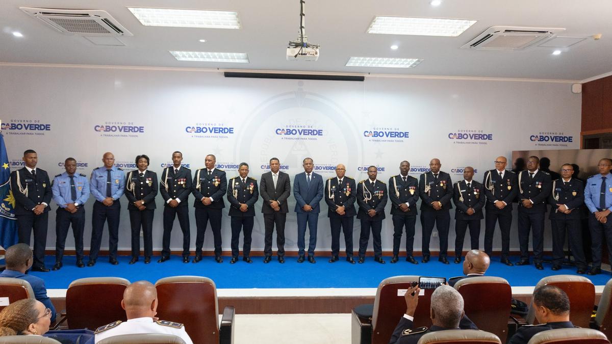 Primeiro Ministro preside a tomada de posse de novos dirigentes da Polícia Nacional